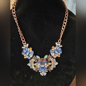 Chic Floral Blue and Gold Necklace